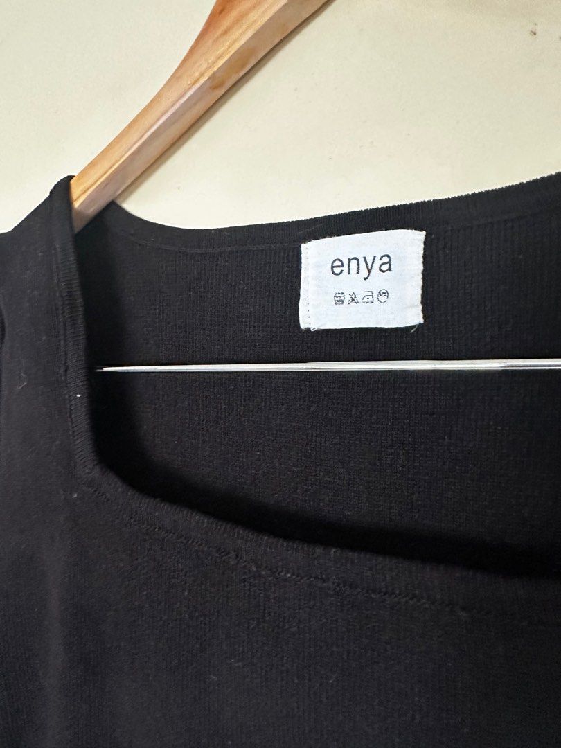 Enya Square Neck Knit Shirt (S) (Category: Blouses) located in Makati City. Submitted by thunderhippo (Listing ID 1357759100, Image 3). Description: Purchased on YesStyle .