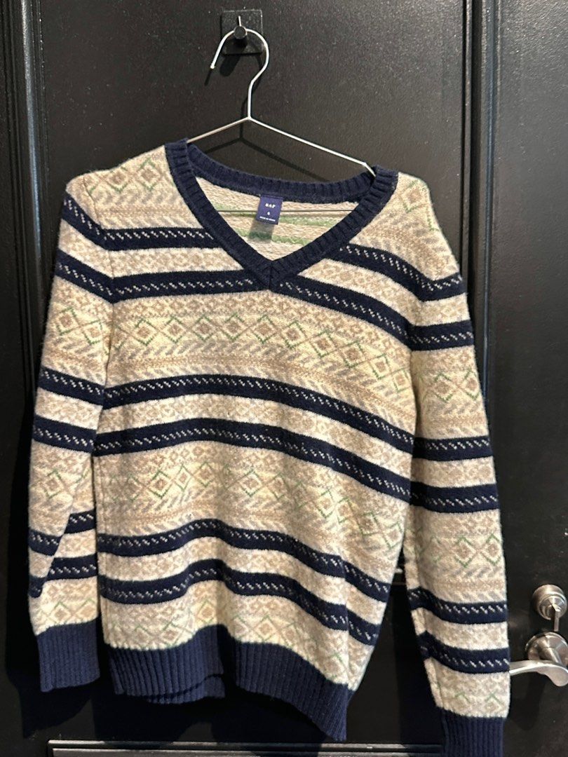 Gap sweater (Category: Longsleeves) located in Singapore. Submitted by weeyamiiya (Listing ID 1357678621, Image 1). Description: Gap v-neck grandpa sweater, pm for measurements.