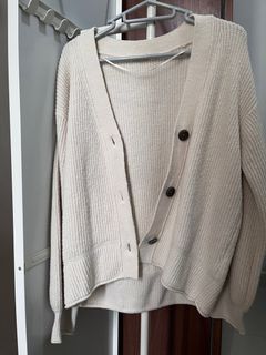 GU米白色針織外套64211993226114110