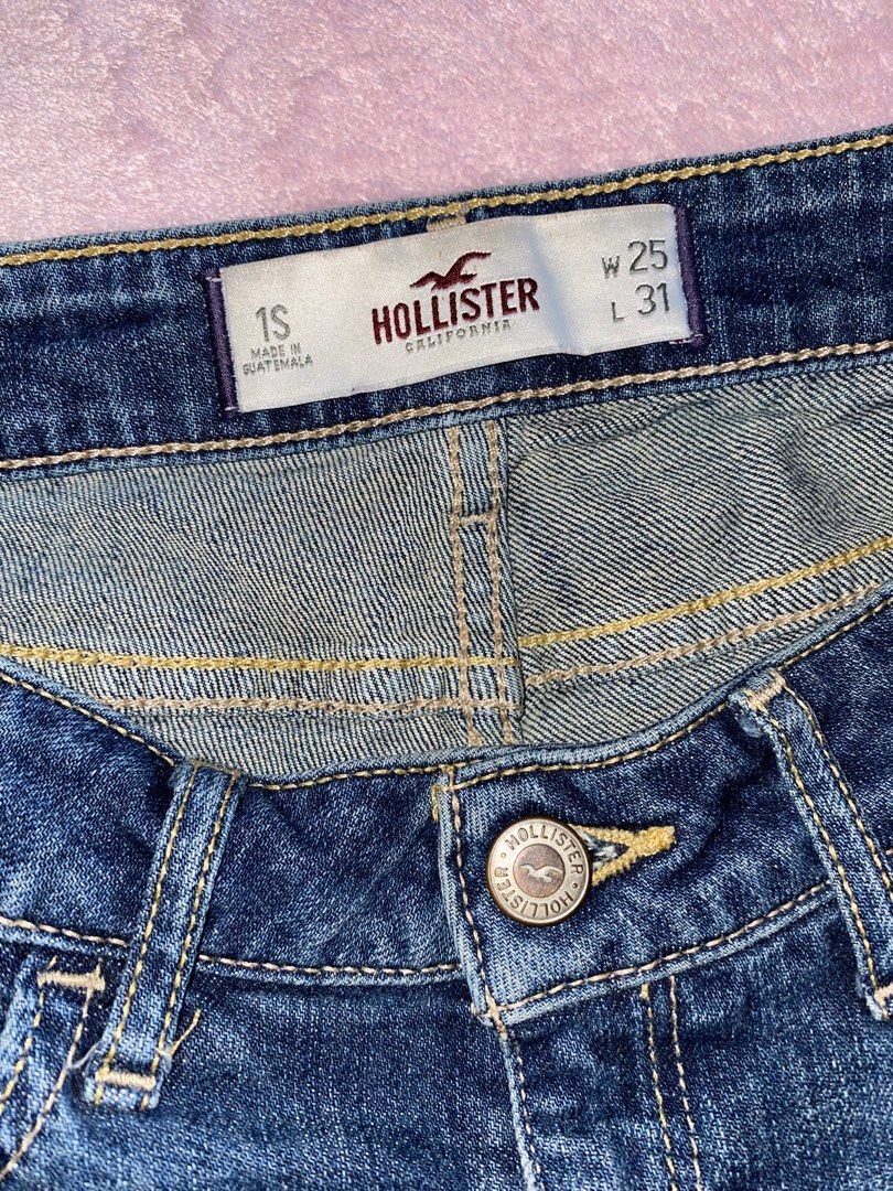 Hollister denim short (Category: Shorts) located in Compostela. Submitted by usitems (Listing ID 1357760875, Image 2). Description: Personal preloved Good as new 26-27 waistline .