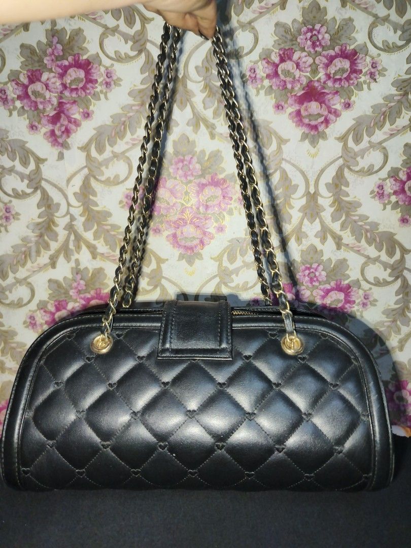 Lovcat bag (Category: Luxury Bags & Wallets) located in Manila. Submitted by hanamipreloved (Listing ID 1357758450, Image 2). Description: this is one of my fav bag, it's cute maganda pang porma. nag fade lng ung gold chain..