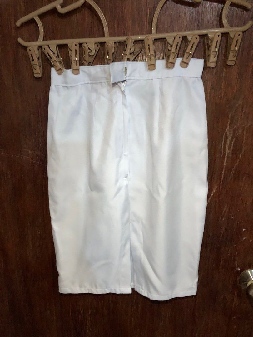 Medical Student Bottom Skirt (Category: Skirts) located in Manila. Submitted by decluttermt (Listing ID 1357663726, Image 2). Description: My Extra White Skirt :) Selling a white medical student uniform in good condition Color may be due to lighting Size: S-M Perfect for clinical rotations or practice. Condition: well-maintained Location: Sta. Ana Manila DM for details or pickup arrangements!.