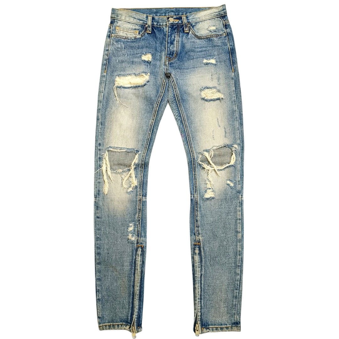 MNML - Icon Distressed Jeans. (Category: Jeans) located in Urdaneta. Submitted by brokensupply.ph (Listing ID 1357730619, Image 1). Description: MNML - Icon Distressed Jeans. Button Fly & Ankle Zip. Tagged: SIZED 28 Waistline: 28 - 30 Full Length: 40 Thigh: 10 Leg opening: 5.5 (Adjustable Ankle Zip).