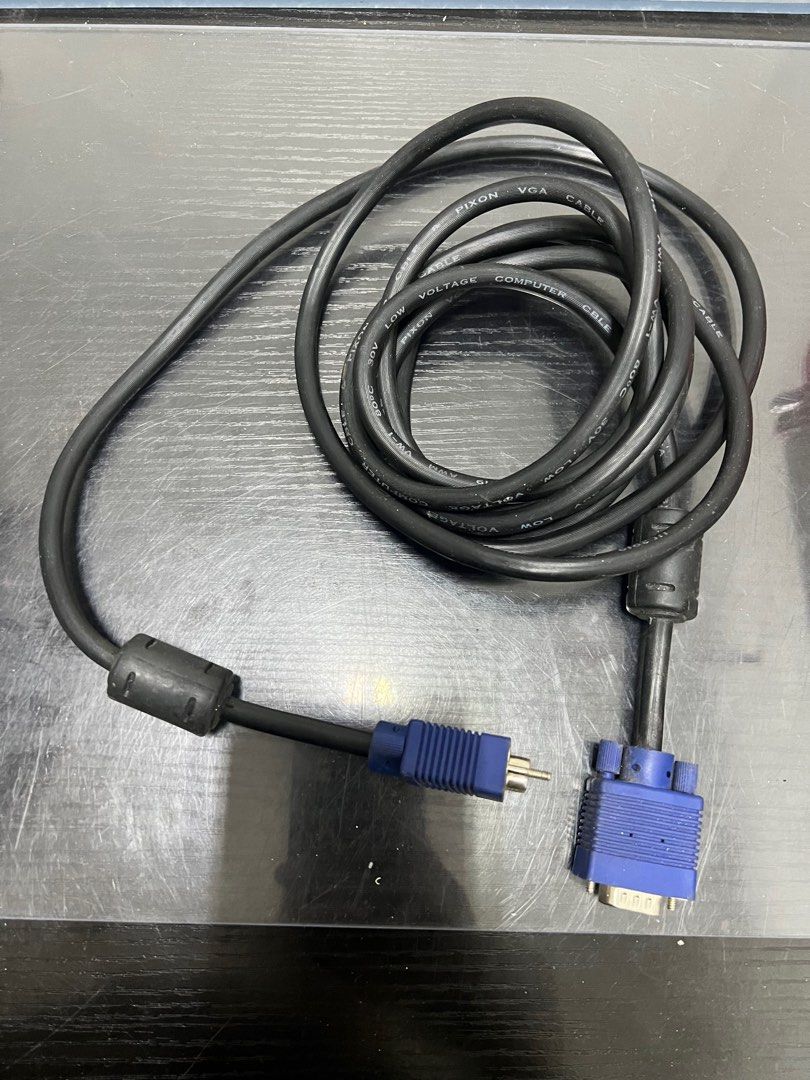 Monitor Cable (Category: Chargers & Cables) located in Singapore. Submitted by oddwhale.393513 (Listing ID 1357708465, Image 3). Description: Monitor cable Let go At 5 SGD only Toa Payoh mrt or AMK mrt COD .