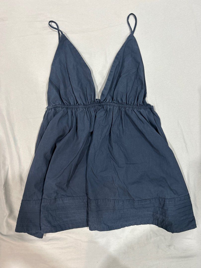 navy blue top (Category: Blouses) located in Santa Rosa. Submitted by iriswears (Listing ID 1357608971, Image 1). Description: baby doll style.