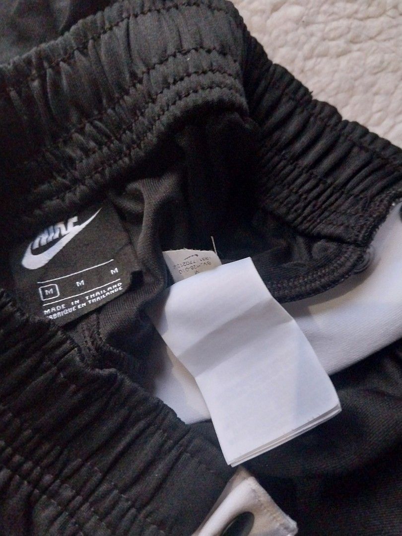 Nike Jogger (Category: Joggers) located in Malaybalay. Submitted by markdaumar08466 (Listing ID 1357780303, Image 2). Description: Medium on tag W-30-34 × L-38 Excelent condition.