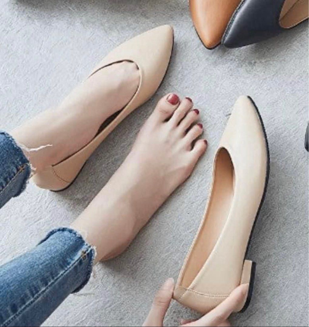 Nude Flat Sandals (Category: Flats & Sandals) located in Manila. Submitted by eeckx (Listing ID 1357691464, Image 3). Description: Used once only. Super Ganda and classy! Maliit lang kasi shoe size ko mommies. Baka want niyo sa little girls niyo. Bought it sa abroad pa. .