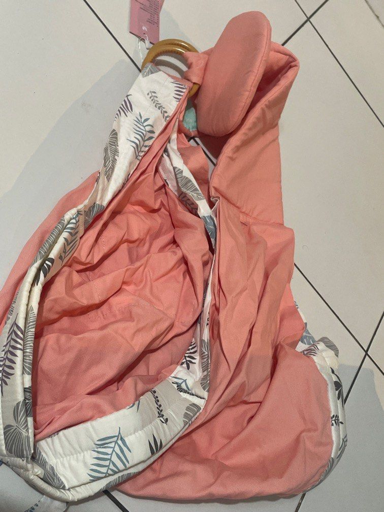 Pink Baby Carrier Ring Sling (Category: Carriers & Slings) located in Manila. Submitted by hrhczarina (Listing ID 1357694694, Image 2). Description: .