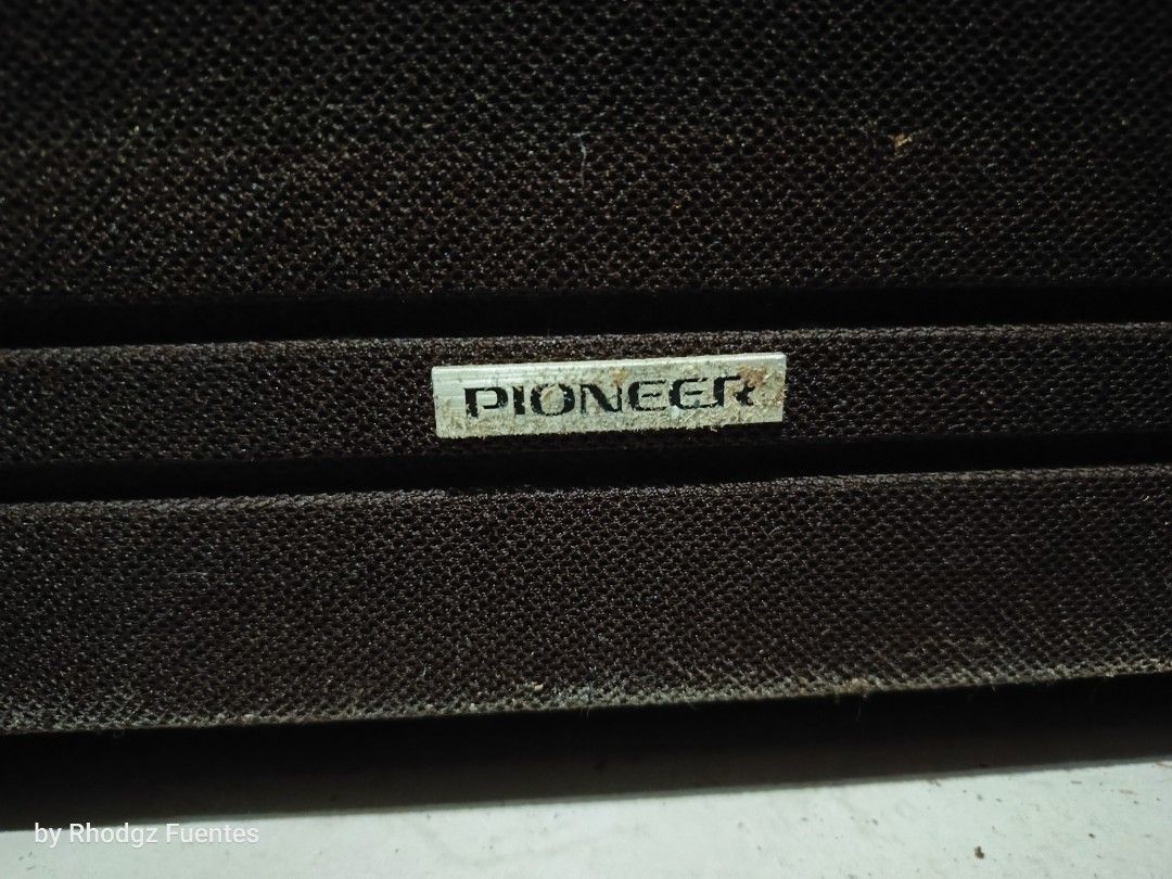Pioneer Floor Standing Speaker 60w 8ohms (Category: Soundbars, Speakers & Amplifiers) located in Bulacan. Submitted by rhodgz (Listing ID 1357627909, Image 3). Description: Pioneer Floor Standing Speaker 2way speaker system model: CS-F7 60w 8ohms made in Japan d10 woofer size width: 13.5 inch / height: 28 inch tested maghapon,wlng issue sa performance makinis pa kaha, may maliit lang na butas ang cover, fixed grill po yan P3,600 only valenzuela c