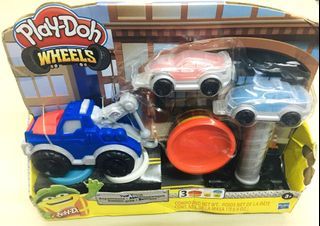 Playdoh Wheels Tow Truck