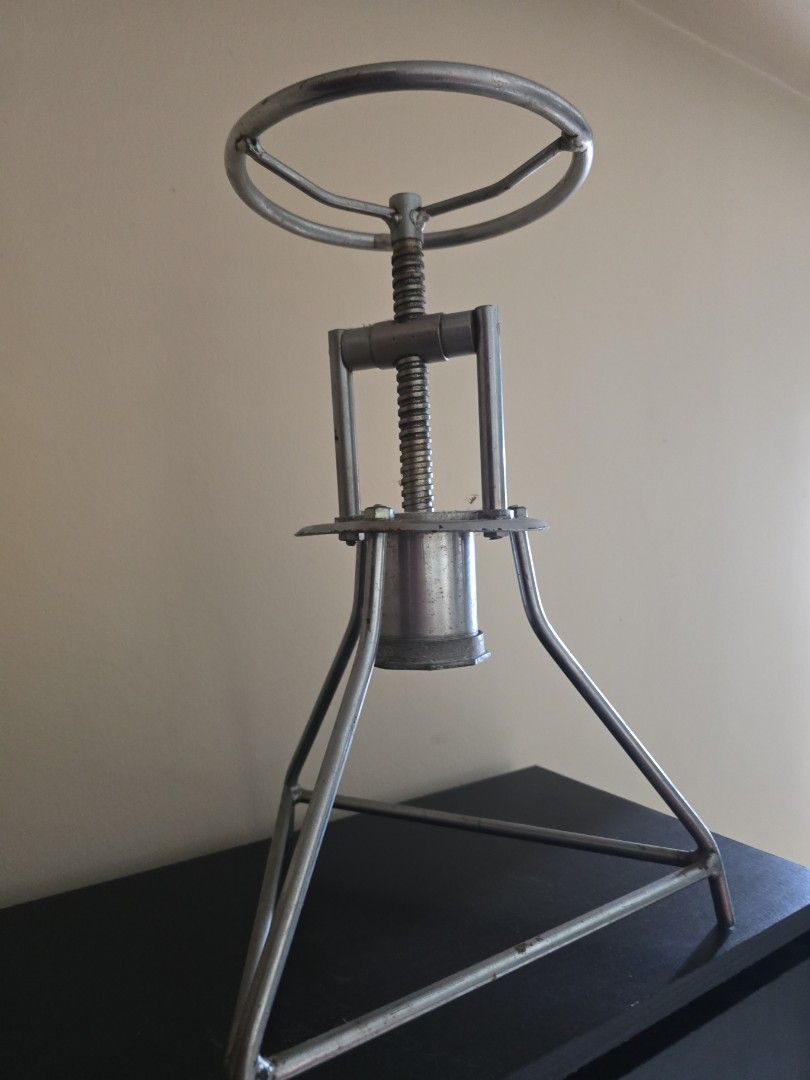Sevanazhi SanthagainMaker (Category: Bathroom & Kitchen Fixtures) located in Singapore. Submitted by sufaran (Listing ID 1357633387, Image 3). Description: can use to make murukku or idiappam.