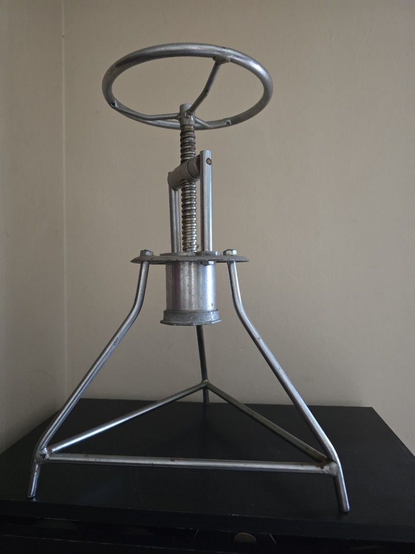 Sevanazhi SanthagainMaker (Category: Bathroom & Kitchen Fixtures) located in Singapore. Submitted by sufaran (Listing ID 1357633387, Image 2). Description: can use to make murukku or idiappam.