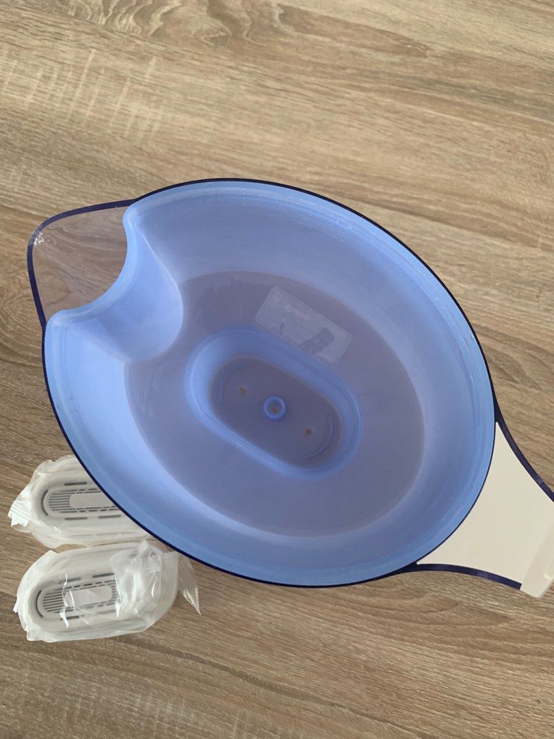 Simple water dispenser/storage65074090456450113