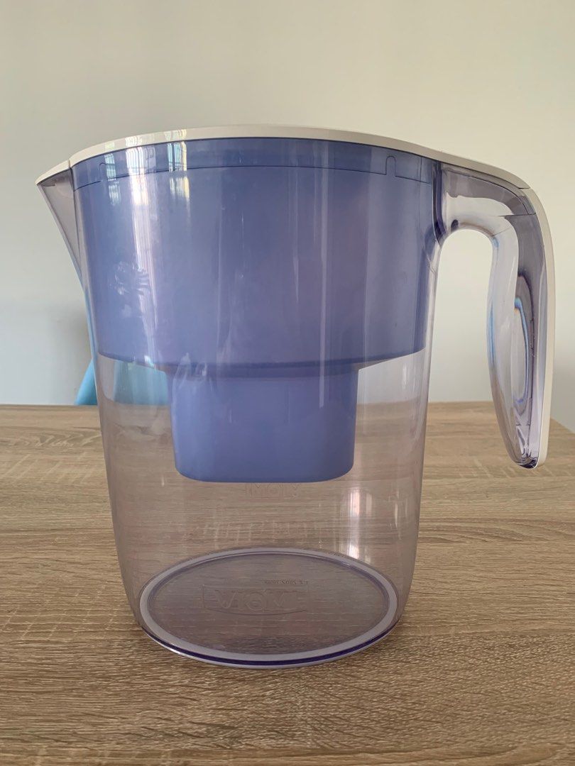 Simple water dispenser/storage65074090456450111