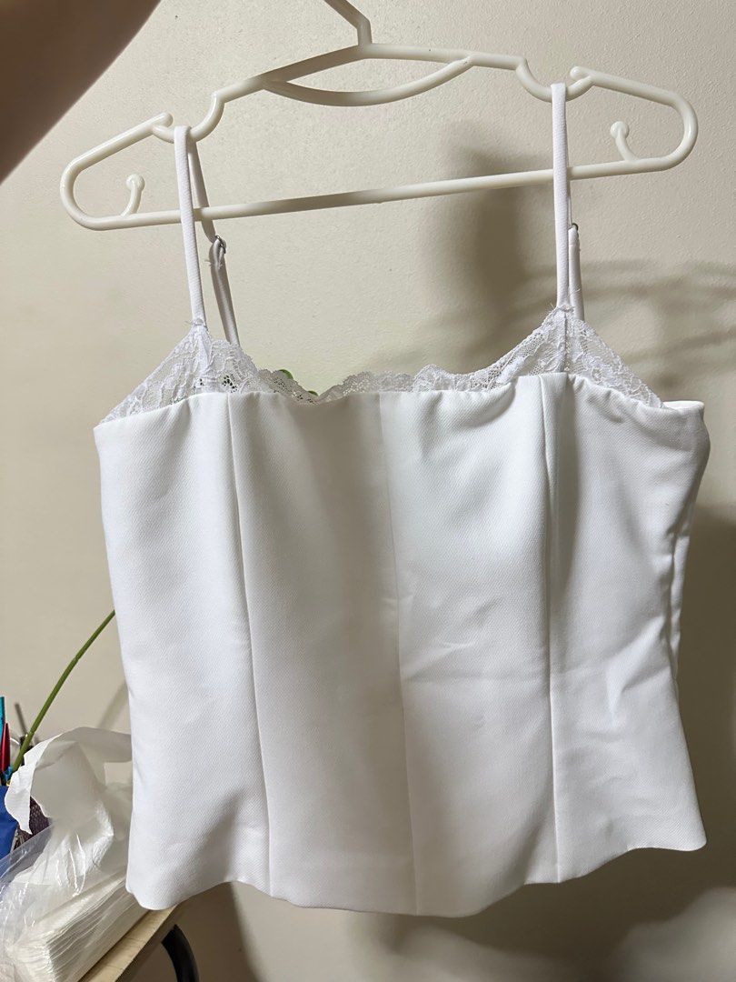 Zara Corset Top Medium (Category: Sleeveless) located in Angeles City. Submitted by sorted.things (Listing ID 1357708129, Image 1). Description: Brand new With tag priced at 1995 php Width 15 inches Length 13 inches With adjustable shoulder strap .