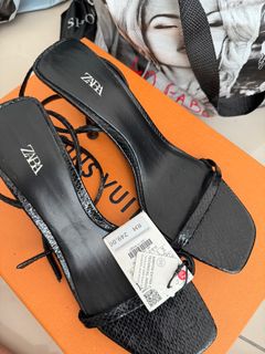 Zara heels, Women's Fashion, Footwear, Heels on Carousell