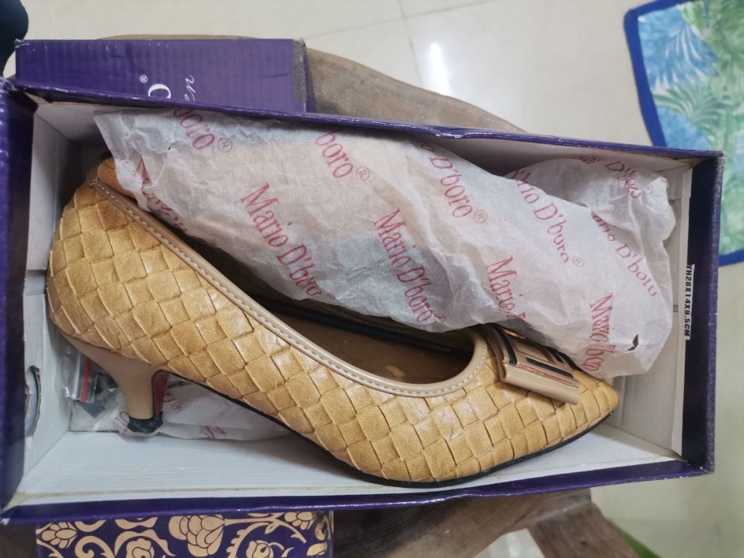 2ndhand Mario D' Boro heels NEGOTIABLE (Category: Heels) located in Rodriguez. Submitted by teatastrinkets (Listing ID 1357842408, Image 2). Description: Size: 38 Used only once rfs: decluttering.