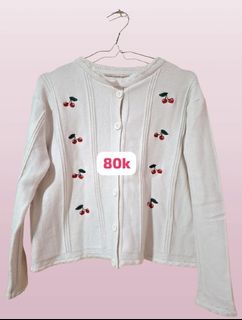 (Kategori: ) berada di . Dikirim oleh azkaaulliaa (ID iklan 1357820745, Gambar 1). Deskripsi: .