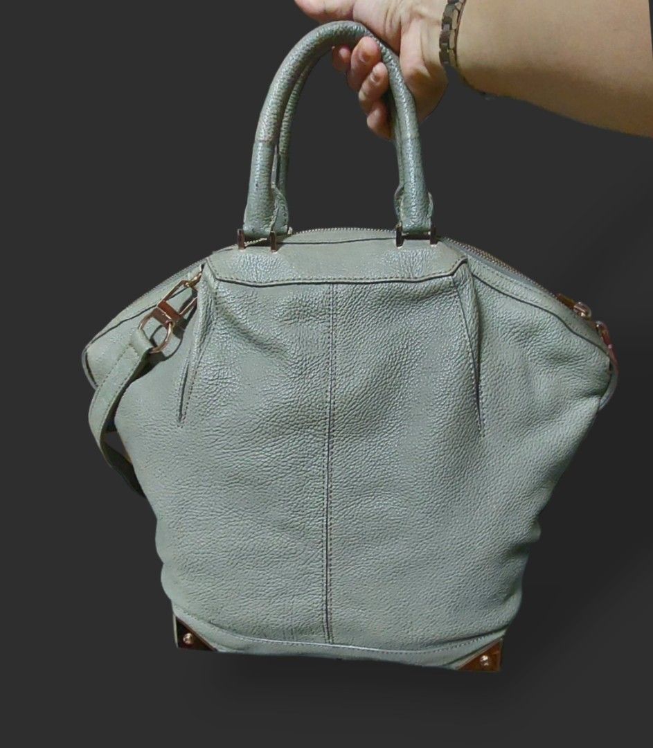 Alexander Wang Emile Bag (Last Price) (Category: Luxury Bags & Wallets) located in Zamboanga. Submitted by corneliasbags (Listing ID 1357956694, Image 2). Description: -malinis interior and body. May konting signs of used (dumi) which is barely noticeable -genuine leather material, medyo may weight -gold pa hardwares -no rubs or cracks -intact rubber lining -Last Price 3700+SF (non negotiable).