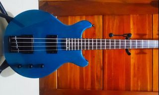bass guitar