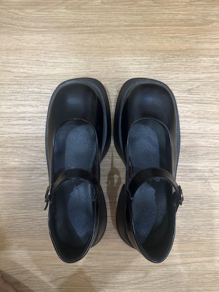 Black Chunky Platform Mary Janes Shoes (Category: Wedges) located in Valenzuela. Submitted by _shethrifts (Listing ID 1357782980, Image 1). Description: Ok for size 7 Rfs: Super but barely used.