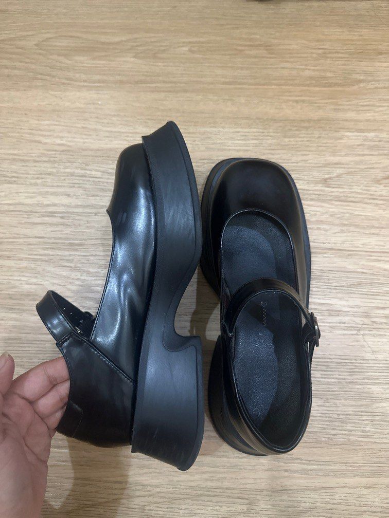 Black Chunky Platform Mary Janes Shoes (Category: Wedges) located in Valenzuela. Submitted by _shethrifts (Listing ID 1357782980, Image 2). Description: Ok for size 7 Rfs: Super but barely used.