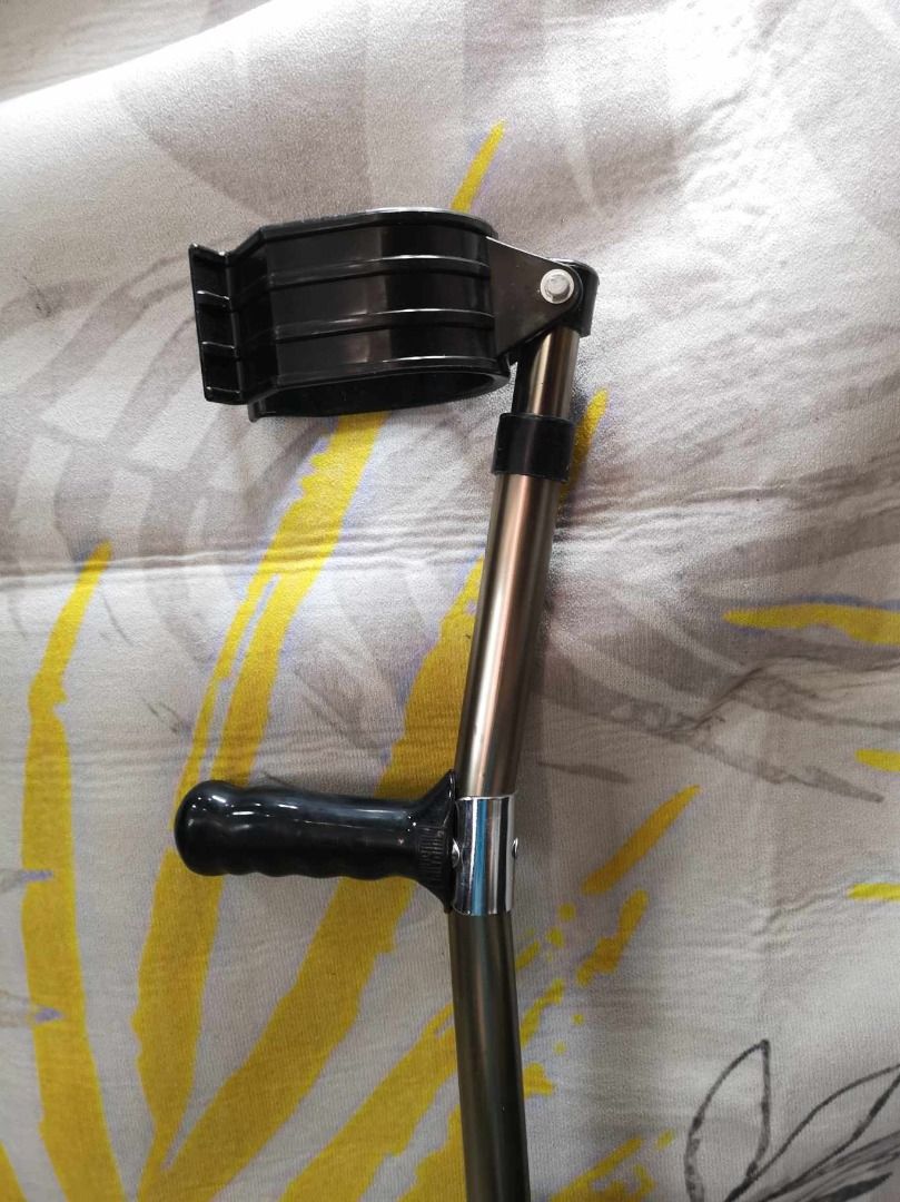 Black Forearm Crutch (Category: Other Assistive Aids) located in Santa Cruz. Submitted by jmy_surplus.2 (Listing ID 1357937435, Image 3). Description: Size ; L - 43 W - 6 H - 3 Color ; Black Type ; Walking Aid Brand ; No brand Material ; Steel , Plastic Style ; Forearm Crutch JMY 4.