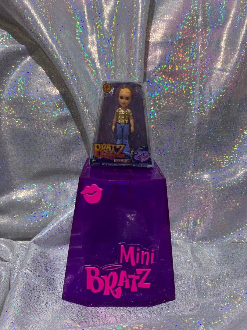 Bratz Mini Bratz 20th Anniversary Set - Cameron & Dylan (Category: Kids Toys) located in Santa Rosa. Submitted by wanderpat (Listing ID 1357954821, Image 3). Description: KINDLY READ DESCRIPTION AND ONLY MAKE AN OFFER IF YOU’RE 100% AND READY TO PURCHASE! 🛒✨ * 𝗡𝗢 𝗢𝗙𝗙𝗘𝗥 = 𝗡𝗢 𝗧𝗥𝗔𝗡𝗦𝗔𝗖𝗧𝗜𝗢𝗡 * ─ Bratz Mini Bratz 20th Anniversary Set - Cameron & Dylan WYSIWYG ❗️LAST PRICE POSTED ❗️ ─ - purple case is included in the set (2 mini brat