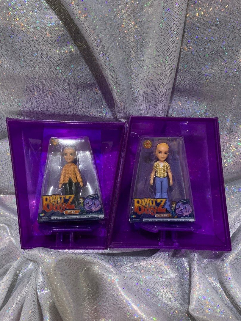 Bratz Mini Bratz 20th Anniversary Set - Cameron & Dylan (Category: Kids Toys) located in Santa Rosa. Submitted by wanderpat (Listing ID 1357954821, Image 2). Description: KINDLY READ DESCRIPTION AND ONLY MAKE AN OFFER IF YOU’RE 100% AND READY TO PURCHASE! 🛒✨ * 𝗡𝗢 𝗢𝗙𝗙𝗘𝗥 = 𝗡𝗢 𝗧𝗥𝗔𝗡𝗦𝗔𝗖𝗧𝗜𝗢𝗡 * ─ Bratz Mini Bratz 20th Anniversary Set - Cameron & Dylan WYSIWYG ❗️LAST PRICE POSTED ❗️ ─ - purple case is included in the set (2 mini brat