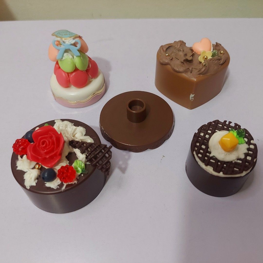 Bundle Cakes - 4 pcs Cake + 1 Cake Holder (Category: Bakeware) located in Pasig City. Submitted by muffinstoysshop (Listing ID 1357878187, Image 2). Description: Quantity: 5 pcs 📍Santolan, Pasig City Mode of Delivery ◾Pick-up here ◾Lalamove (same day delivery) ◾local : J&T International : DHL Mode of Payment: ◾Gcash ◾Bank Transfer BPI ◾PayPal for International transaction ◾COD (cash on delivery via check-out) ✅️ All items are on-hand ✅️ Once ite