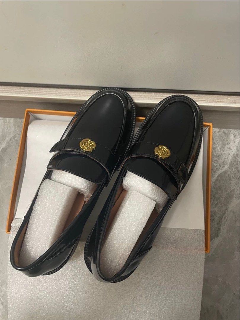 Classy Black Women’s Loafers (Category: Loafers) located in Taguig. Submitted by chic.declutter (Listing ID 1357781725, Image 1). Description: Classy Women’s Loafers - Very comfortable to wear - Size: 38UK 7.5US Women’s (24cm to 24.5cm).