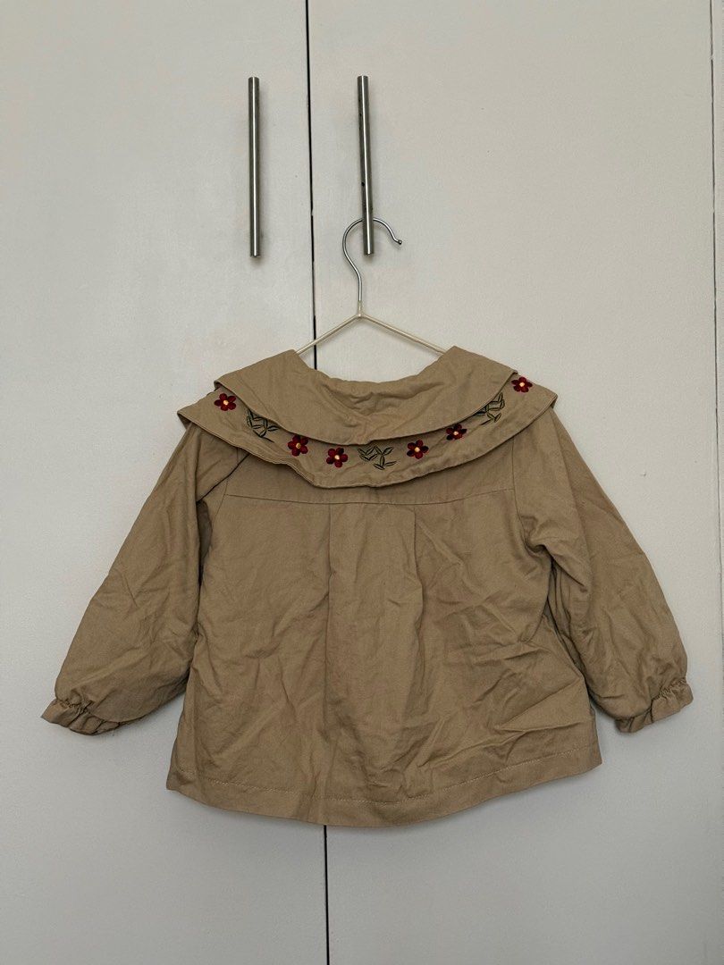 Coat / Jacket / Windbreaker (Category: Babies & Kids Fashion) located in Muntinlupa City. Submitted by anneyways (Listing ID 1357930567, Image 3). Description: Spring or Autumn Coat / Jacket / Windbreaker 18-24m Used once in South Korea trip.