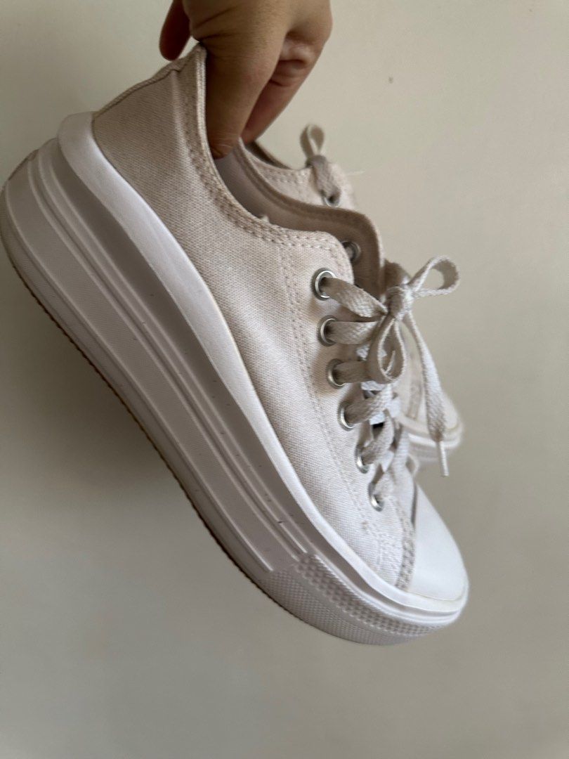 Converse Canvas Platform Sneakers (Category: Sneakers) located in Manila. Submitted by DeclutterShop (Listing ID 1357783656, Image 3). Description: Converse Canvas Sneakers ✅Shoes only, no box ✅Lightly used.