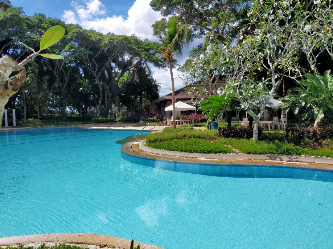 Eagle ridge corner commercial lot (Category: Lot) located in Pasay City. Submitted by aimeyalonsabe-81385 (Listing ID 1357922729, Image 1). Description: For sale Eagle Ridge golf and country club located at Corner Crisanto De Los Reyes road Javalera General Trias Cavite *corner commercial lot *702sqm entrance of eagle ridge golf and country club along Crisanto De Los Reyes Javalera General Trias City Cavite. very strategic location for commercial