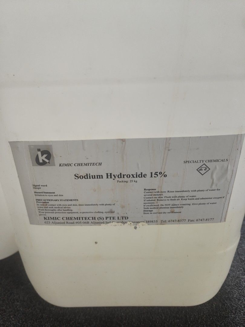Empty 25L containers (Category: Everything Else) located in Singapore. Submitted by yayawong (Listing ID 1357855859, Image 2). Description: 2 Used 25L containers, used for Sodium Hydroxide. Selling away to clear space. Interested pls contact Dave: 91131477. Thks 1 Piece: $2 2 Piece: $3.