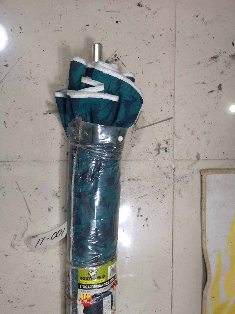 Folding Garden Parasol Umbrella (Category: Umbrellas) located in Santa Cruz. Submitted by jmy_surplus.2 (Listing ID 1357938823, Image 3). Description: Size ; Color ; Green Type ; Garden Umbrella Brand ; No brand Material ; Nylon Style ; Garden Parasol Umbrella JMY 4.