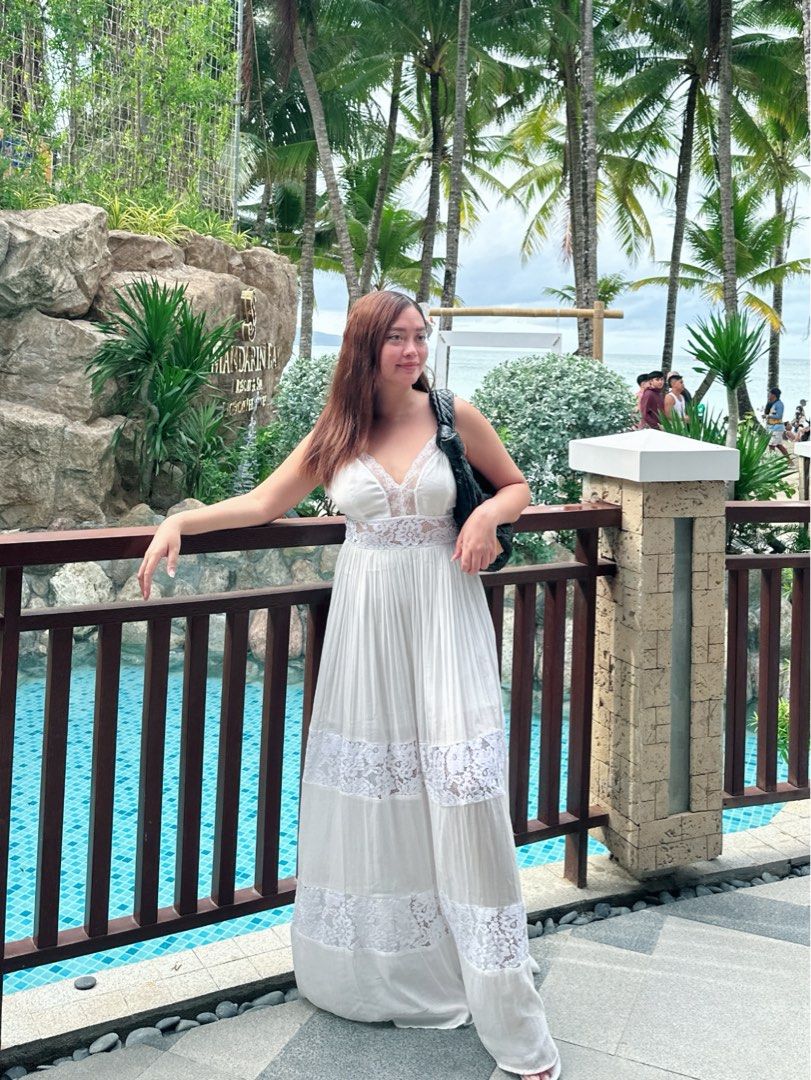 Forever 21 white long dress (Category: Dresses) located in Quezon City. Submitted by krishramos (Listing ID 1357961755, Image 2). Description: USED ONCE. Fits medium to semi-medium frames..