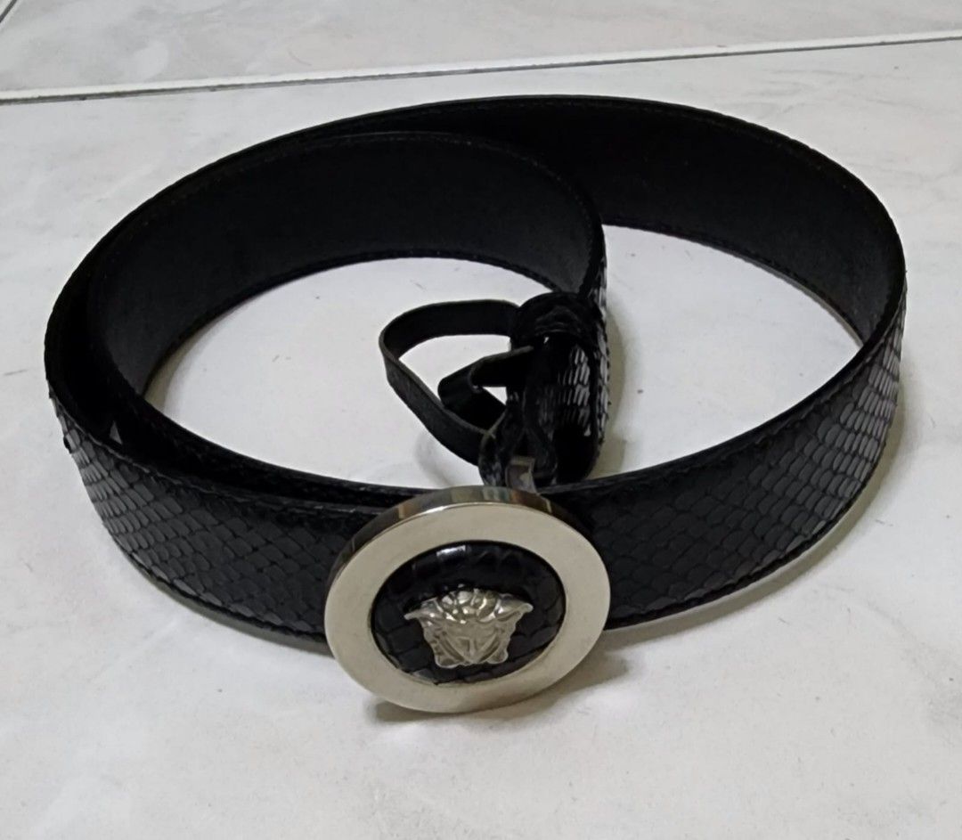 Gianni Versace Leather Black Belt (Category: Belts) located in Singapore. Submitted by life1122 (Listing ID 1357881753, Image 1). Description: Purchase at Orchard Paragon Made In Italy Fully Leather Size 85/34.