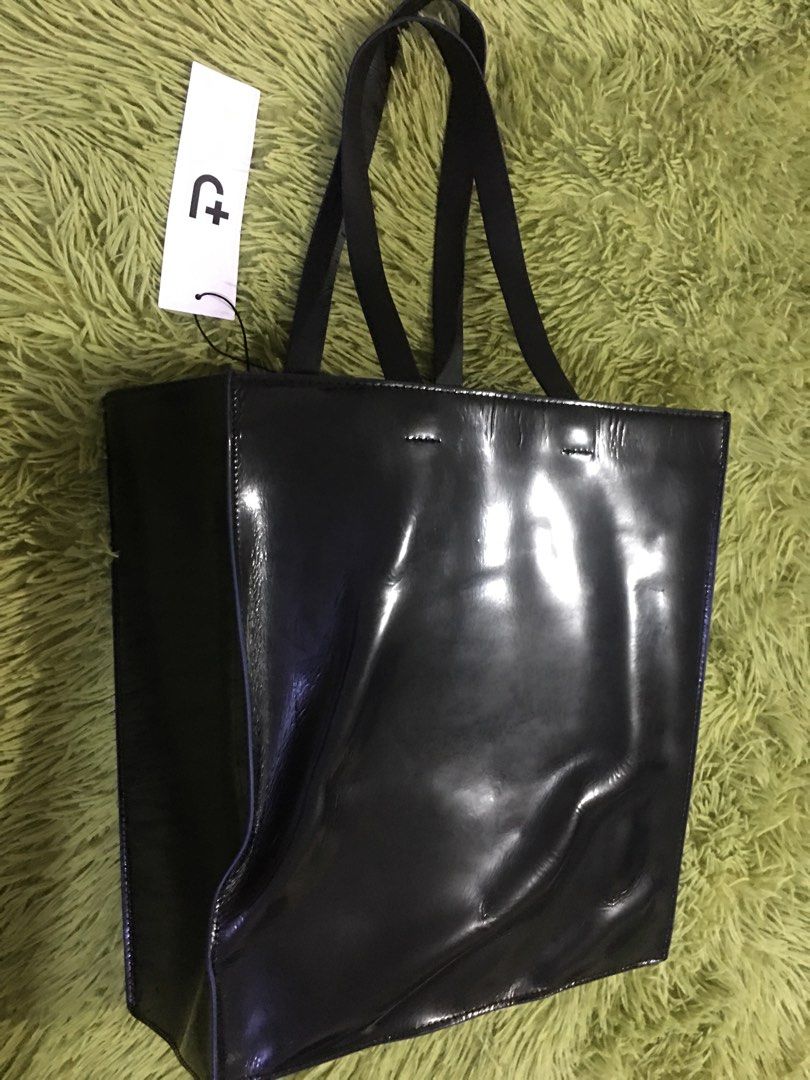 j+ jil sander (Category: Luxury Bags & Wallets) located in Mexico. Submitted by needtoletgo87 (Listing ID 1357894365, Image 1). Description: .
