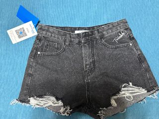 （分類：）位於 。 由 shtsht96 提交（商品編號 1357916586，圖片 1）。簡介： 。