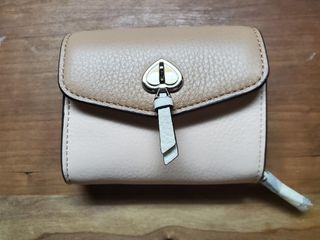 （分類：）位於 。 由 calanolchu 提交（商品編號 1357805727，圖片 1）。簡介： 。