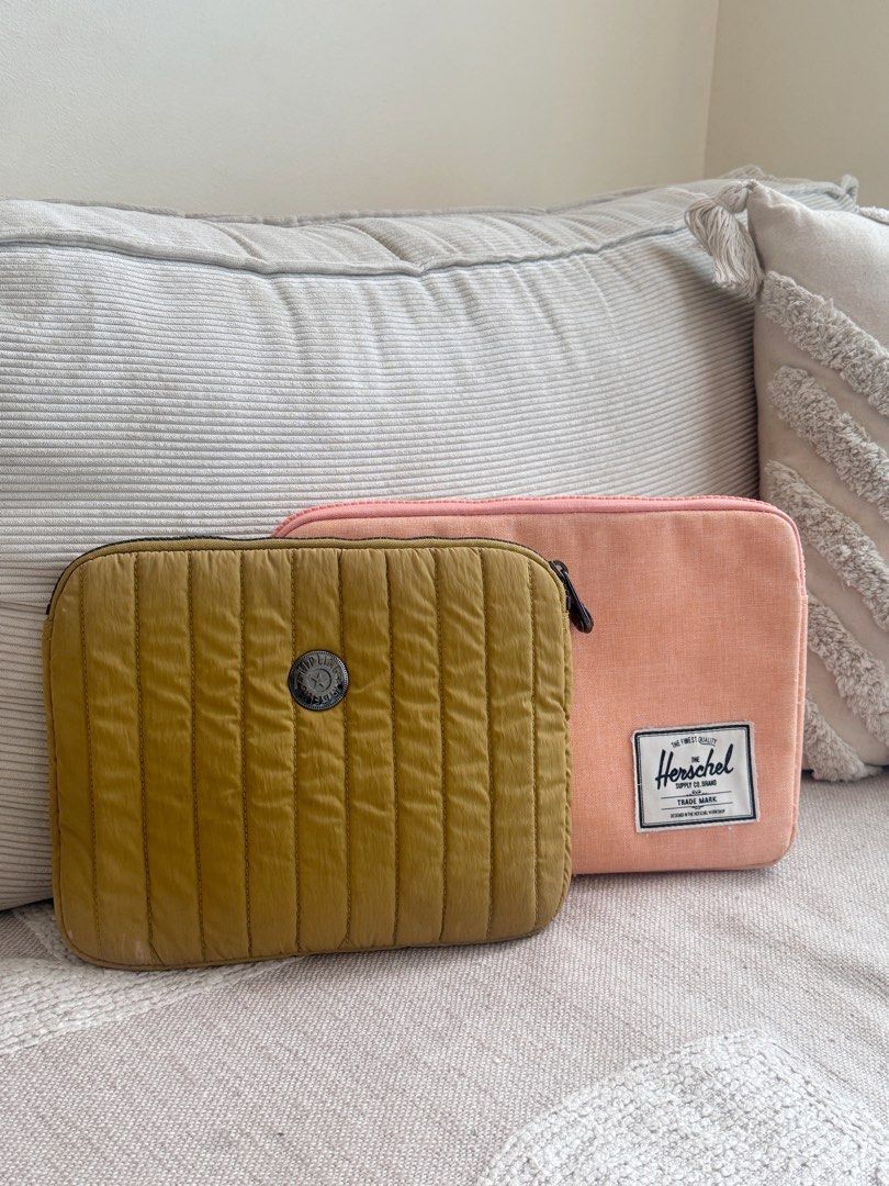 Laptop bag & ipad bag (Category: Purses & Pouches) located in Cebu City. Submitted by cebubagspersonalpreloved (Listing ID 1357851383, Image 1). Description: [ Bundle ] Herschel Laptop bag & Kipling Ipad case Php 2,300 Minimal signs of use Herschel W: 8” L: 12” Kipljng W: 8” L: 10” on hand cebu ph 🇵🇭 .