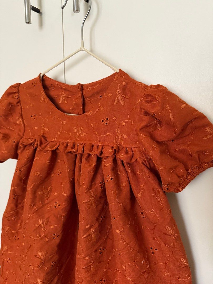 Little Star Closet Eyelet Dress (Category: Babies & Kids Fashion) located in Muntinlupa City. Submitted by anneyways (Listing ID 1357937101, Image 3). Description: Little Star Closet Eyelet Dress Rust 1-2Y Never Worn.