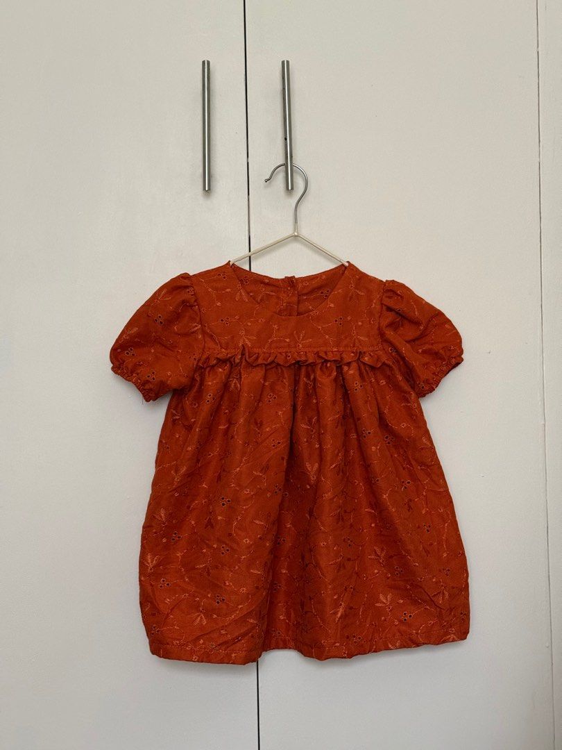 Little Star Closet Eyelet Dress (Category: Babies & Kids Fashion) located in Muntinlupa City. Submitted by anneyways (Listing ID 1357937101, Image 2). Description: Little Star Closet Eyelet Dress Rust 1-2Y Never Worn.