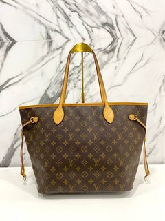 (Category: ) located in . Submitted by luxshare_preloved_ (Listing ID 1357802253, Image 1). Description: .