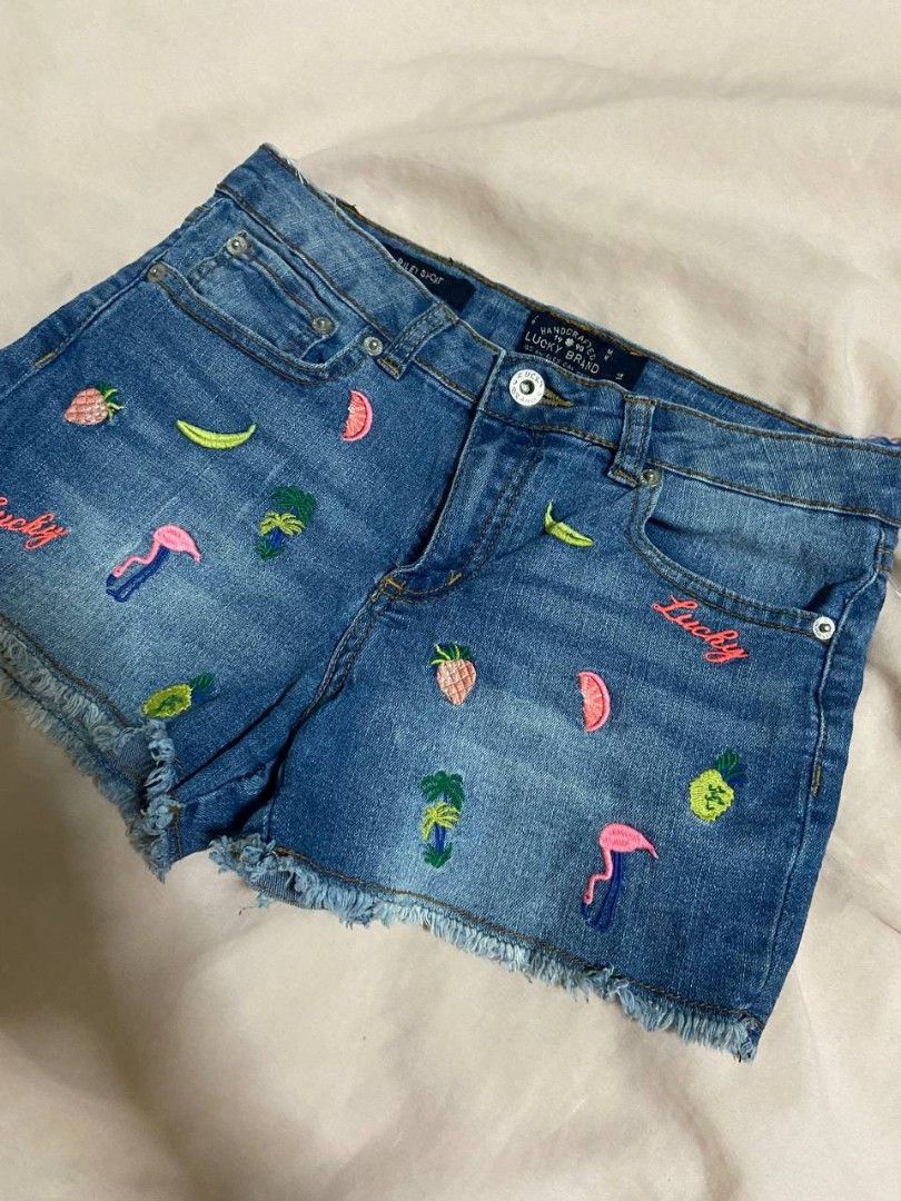 Lucky Brand Denim Shorts (Small-Medium) (Category: Shorts) located in Kabankalan. Submitted by jzayc (Listing ID 1357868675, Image 1). Description: Bought for 1k Stretchable.