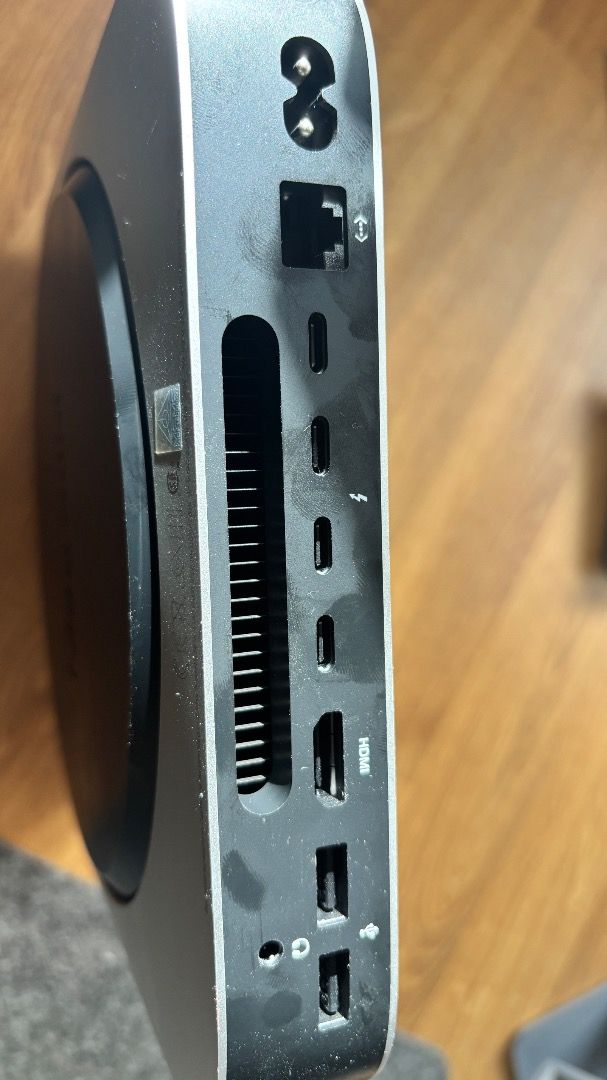 MAC MINI (Category: Desktops) located in Singapore. Submitted by nys299 (Listing ID 1357874853, Image 2). Description: Seldom used M2 Pro Mac mini for sale Apple M2 Pro chip 16GB RAM and 512GB Storage. 10-core CPU with 6 performance cores and 4 efficiency cores 16-core GPU 16-core Neural Engine 200GB/s memory bandwidth Media engine Hardware-accelerated H.264, HEVC, ProRes and ProRes RAW Video decode engine Video encode engine ProRes encode and de