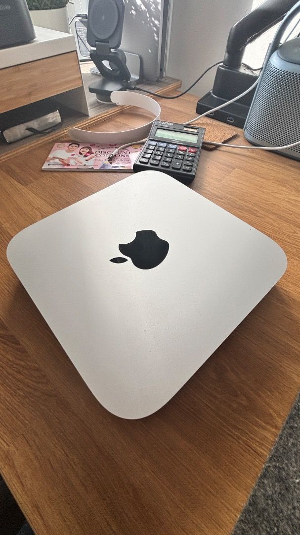 MAC MINI (Category: Desktops) located in Singapore. Submitted by nys299 (Listing ID 1357874853, Image 3). Description: Seldom used M2 Pro Mac mini for sale Apple M2 Pro chip 16GB RAM and 512GB Storage. 10-core CPU with 6 performance cores and 4 efficiency cores 16-core GPU 16-core Neural Engine 200GB/s memory bandwidth Media engine Hardware-accelerated H.264, HEVC, ProRes and ProRes RAW Video decode engine Video encode engine ProRes encode and de