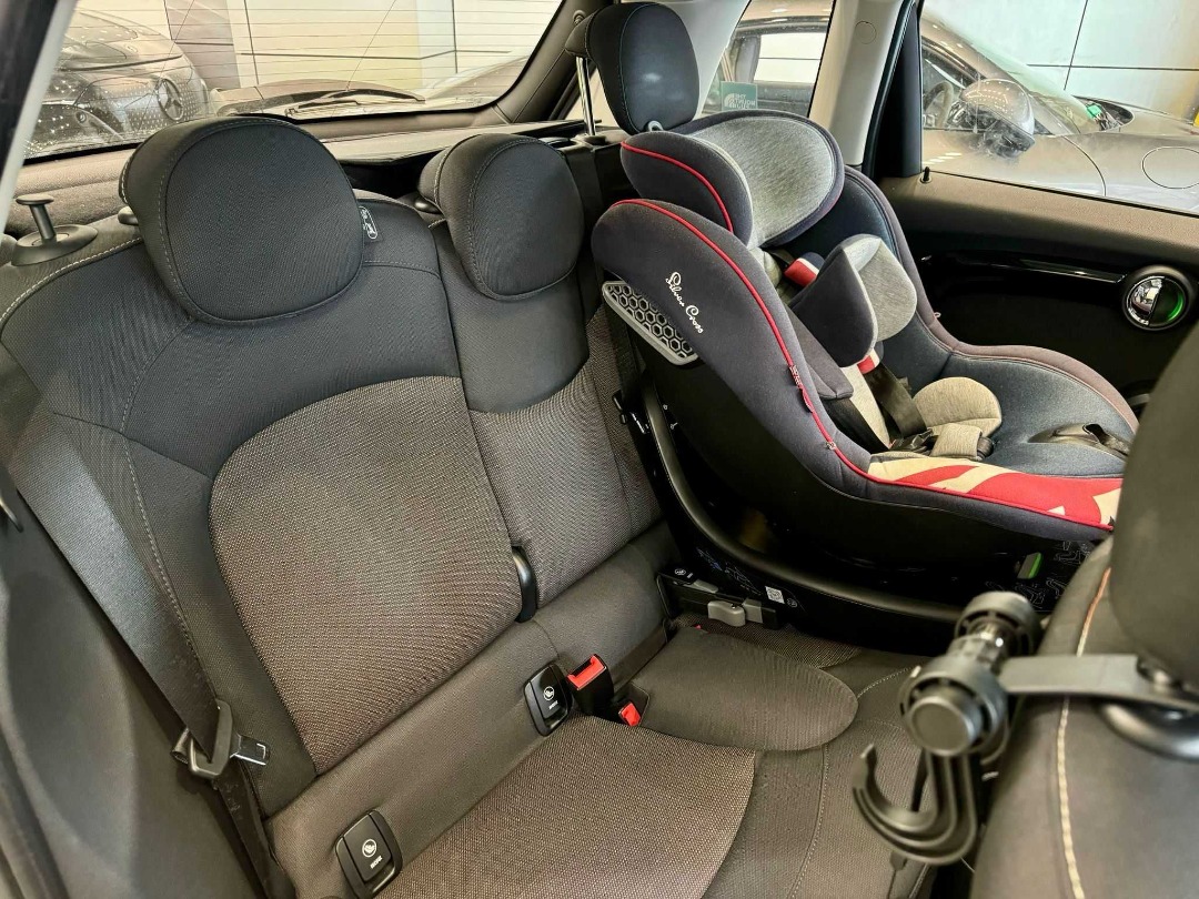MINI Cooper Auto498310032455772167