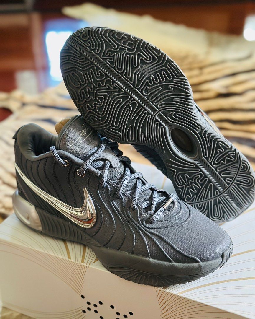 Nike Lebron 21 (Category: Sneakers) located in Makati City. Submitted by dean_tn (Listing ID 1357826479, Image 1). Description: Up for sale authentic Nike Lebron 21 with Zoom Turbo cushion and air zoom heel setup. Size 10US Men PM if interested!.